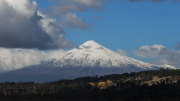 Creció la actividad en el volcán Villarrica, cercano a Neuquén: qué dijo Defensa Civil