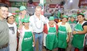 Branko llega al mercado Florida e intensifica su campaña en la ciudad a 12 días de las elecciones