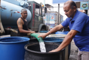 Durán: vecinos recurren al agua de lluvia para abastecerse