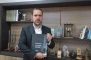Libro recoge la evolución de la industria en Azuay y su impacto en la economía