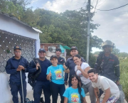 Rescatan a perrita tras sobrevivir un mes en una quebrada