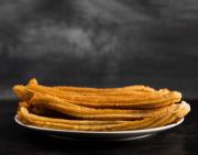 ¡Sin freidora ni microondas!: Conoce el truco de un experto para que los churros fríos vuelvan a estar crujientes