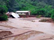 Asistencia para 300 familias tras emergencias por lluvias en Villamontes