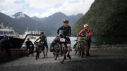 Cien ciclistas de 24 países inician la travesía autosuficiente Puerto Montt-Ushuaia que desafía los límites de la Patagonia