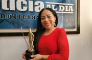Periodista Ernestina García recibió el Mara de oro por su labor comunicacional en el Zulia