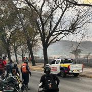 Controlado incendio de vegetación frente a Las Ballenas