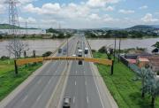 Puente entre Guayaquil y Daule se deteriora y peatones denuncian alto riesgo