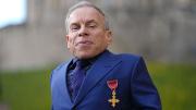 El considerado gesto del príncipe William al investir como Caballero al actor Warwick Davis: Fue encantador