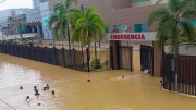Hospital del IESS en Babahoyo suspende consulta externa por fuertes inundaciones
