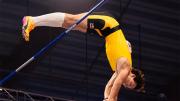 Armand Duplantis volvió a superar el récord mundial absoluto de salto con garrocha