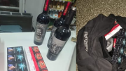 Se quería llevar vino y cigarrillos de una verdulería