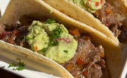 Una receta diferente: el paso a paso para hacer tacos de osobuco con tortillas de chipá