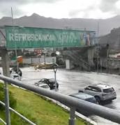 Granizada y fuerte lluvia provocan desborde del río Koani y anegamientos en la zona Sur de La Paz