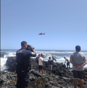 Continua Intensa Búsqueda En Borde Costero Sur De Iquique Por Joven Extranjero Desaparecido En El Mar