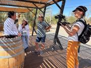 Experto Mundial Del Vino Visita Canchones Y Descubre El “Vino Del Desierto”