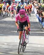 Richard Carapaz ajusta su estrategia tras la Tirreno-Adriático