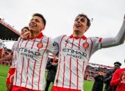 El Girona golea al Athletic y toma oxígeno