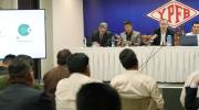 YPFB y choferes de La Paz firman acuerdo sobre resarcimiento y calidad de gasolina