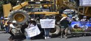 ‘Tractorazo’ sitió La Paz, constructores quieren del Gobierno reactivación y ajuste de precios