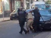 Brutal intento de femicidio en Constitución: un hombre atacó a cuchillazos a su expareja y la Policía le salvó la vida