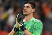 Courtois sale lesionado ante el City y preocupa al Real Madrid
