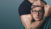 Netflix estrena un nuevo documental de Louis Theroux sobre las comunidades masculinas más polémicas de Internet