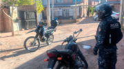 Sorprendente resolución: la mamá logró que se entregue a la Policía por andar en una moto robada