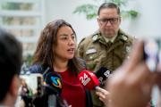 Delegada Farías evitó profundizar por salida de director de Conaf y centra vocería en plan de seguridad