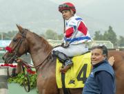 Emisael Jaramillo al acecho: Sus cartas fuertes para dominar este sábado en Santa Anita Park