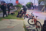 Joven policía santiagueño chocó en Bº Sarmiento y resultó lesionado