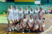 Partidos intensos y tabla apretada en el básquet femenino cruceño