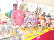 Artesanos expusieron sus creaciones en la plaza de la Diversidad
