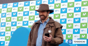 La vez que Chuck Norris visitó Chile para grabar un comercial: generó ola de memes en redes sociales