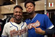 Ozzie Albies cumplió y se puso la camiseta de los campeones mundiales del Clásico