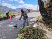 Atienden vía hacia Colonia Tovar