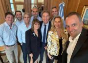 Milei reniega con su triángulo herrumbrado