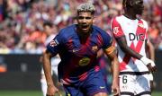 Barcelona estira su ventaja con el Madrid gracias a un cabezazo de Ronald Araújo