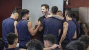 Jorge Bava pasó por Cerro Porteño a despedirse de los jugadores