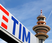 Servicio postal italiano lanza oferta de compra de Telecom Italia por US$12.500 millones