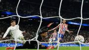 Gol y tarjeta roja para Federico Valverde en la remontada del Real Madrid 3-2 ante Atlético de Madrid