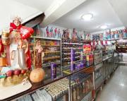 Perfumerías esotéricas en Linares Alcántara se alistan para la Semana Santa