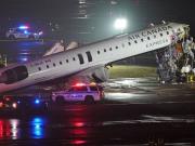 Avión chocó con un camión de bomberos en el aeropuerto LaGuardia de Nueva York: Murieron el piloto y copiloto