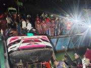 Trágico accidente en Bangladesh: al menos 26 muertos por la caída de un colectivo al río