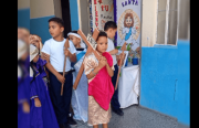 Niños marabinos protagonizan Viacrucis viviente en colegios