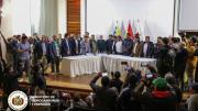 Gobierno y choferes firman acuerdo y se levanta el paro en La Paz