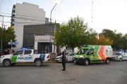 Intento de motín en Roca: un policía herido y amplio operativo en la Comisaría Tercera