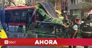 Bus RED arrasa con paradero en Avenida Vicuña Mackenna en Santiago y deja 4 personas lesionadas