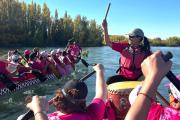 Remar para sanar y llegar más lejos: la Regata Rosa llenó de vida el Limay y sueña con Barcelona