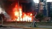Voraz incendio en el Parque Industrial Pilar deja como saldo al menos un muerto y heridos