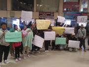 Bloqueos dejan a 150 venezolanos atrapados en la terminal de Oruro
